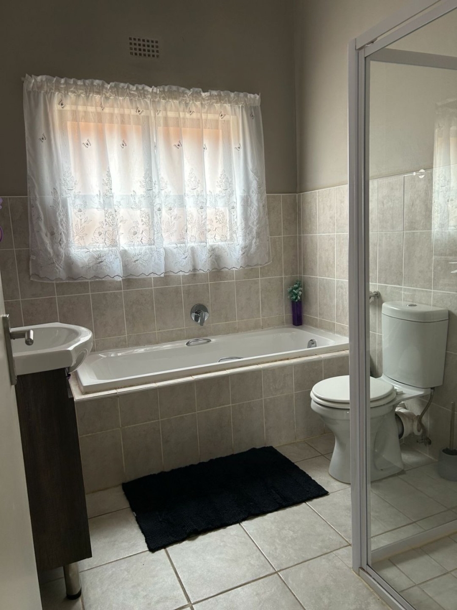  Bedroom Property for Sale in De Land Estate North West